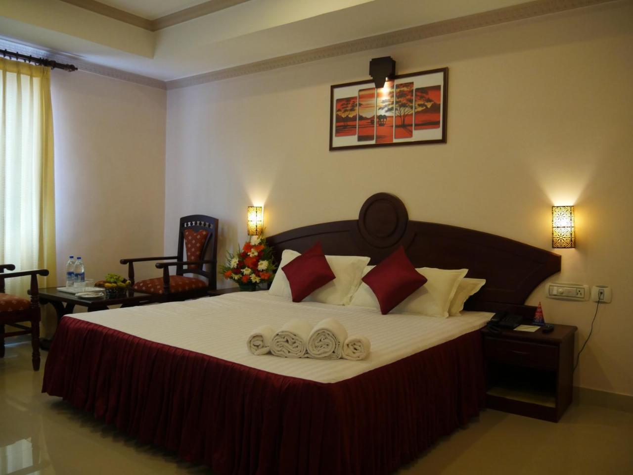 Karthika Residency Hotel Kilimanur Екстериор снимка
